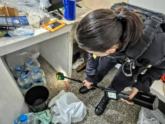 Ação do GAECO e da Polícia Penal identificou sinais ativos de celulares dentro da penitenciária e cumpriu ordens judiciais contra 16 alvos ligados a organizações criminosas.