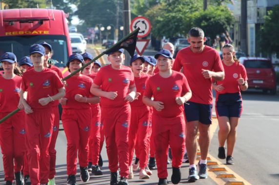 Bombeiro Mirim participa de atividades de disciplina e saúde física em Horizontina - foto 5