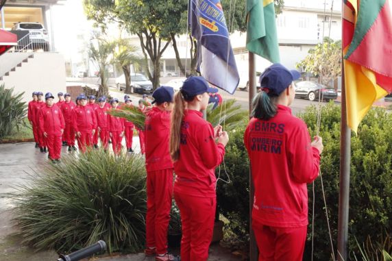 Bombeiro Mirim participa de atividades de disciplina e saúde física em Horizontina - foto 6