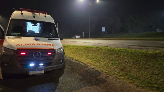 Acidente entre ambulância e carro é registrado na RSC-153 em Passo Fundo - foto 3