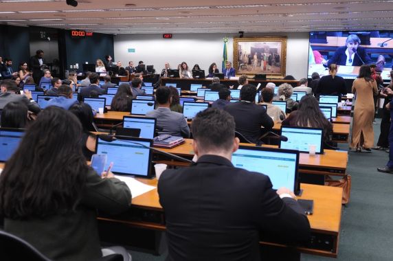 Colegiado analisou a admissibilidade constitucional da matéria. Próxima etapa será a discussão do mérito da PEC