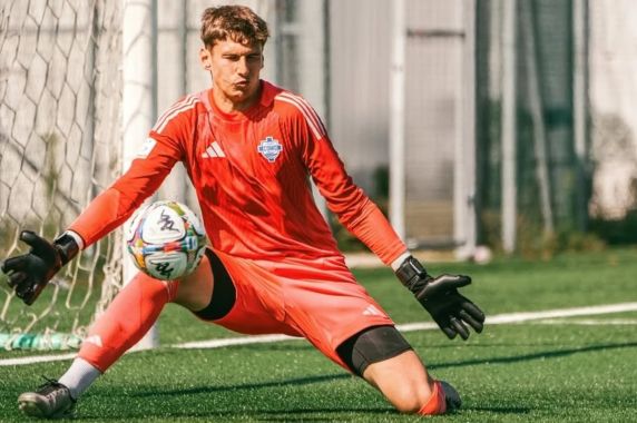 Jovem de 19 anos estava no Como, da Itália, e foi titular do time sub-19 durante a temporada europeia