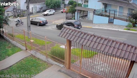 Colisão ocorreu no bairro Jardim; vítima foi socorrida pelo SAMU e encaminhada ao Hospital de Clínicas