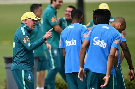 Antes reservas e coadjuvantes, Ibañez, Douglas Santos, Lucas Paquetá e Luiz Henrique cresceram com o comandante e entram na reta final da preparação cotados para uma vaga no time