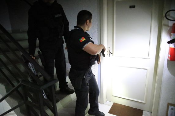Polícia Civil realiza operação contra lavagem de dinheiro de facção gaúcha em cinco Estados - foto 3