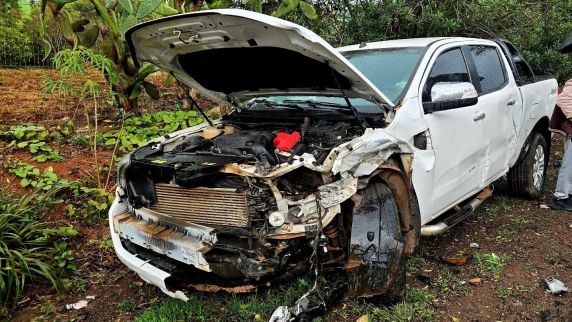 Grave colisão frontal na ERS-324 deixa dois motoristas feridos entre Passo Fundo e Marau - foto 2