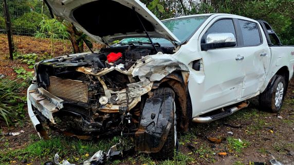 Grave colisão frontal na ERS-324 deixa dois motoristas feridos entre Passo Fundo e Marau - foto 5