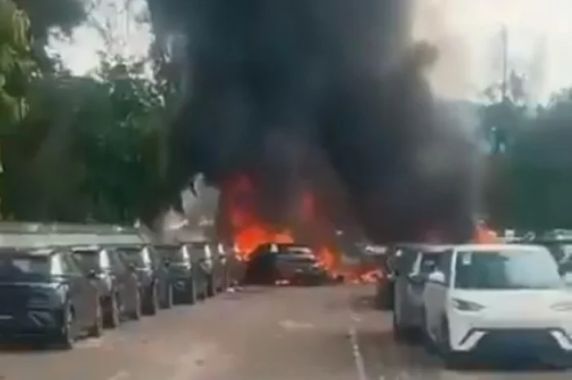 Uma das aeronaves explodiu, provocando um incêndio em um terreno alugado pela montadora BYD