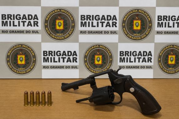 Brigada Militar apreendeu revólver calibre .38 e cinco munições durante ação na localidade de Esquina Lewiski