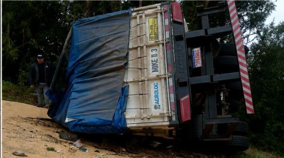 Acidente entre caminhões deixa dois mortos na ERS-344 entre Giruá e Santo Ângelo - foto 3