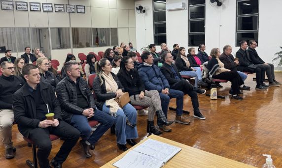 Sicredi Confiança recebe homenagem no Legislativo de Independência - foto 2