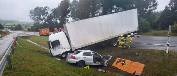 Homem morre em grave acidente envolvendo dois carros e caminhão na BR-470, em Ibirama