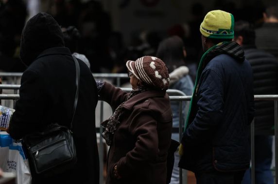 Após passagem de frente fria, sábado será de sol entre nuvens, enquanto no domingo a nova estação chega com tempo firme e gelado