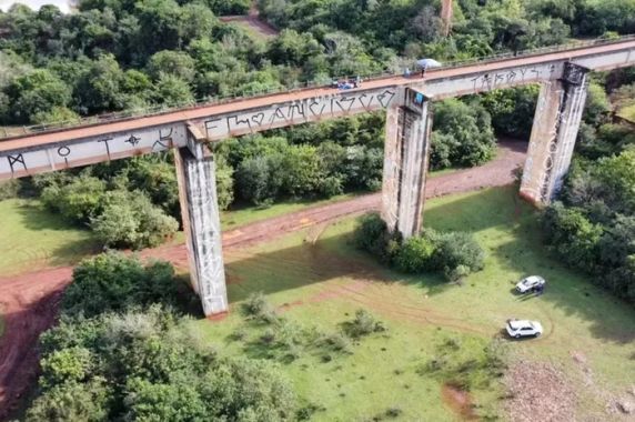Além dos instrutores filmados no lançamento de Maria Eduarda, houve a prisão temporária de três pessoas da equipe, suspeitas de ocultar provas