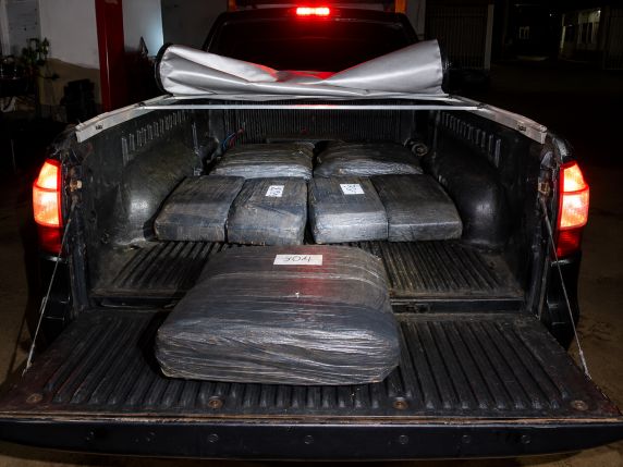Ação integrada entre Comando Rodoviário e Batalhão de Choque interceptou caminhonete carregada com drogas na RS-344; prejuízo ao tráfico é estimado em mais de R$ 1,5 milhão.