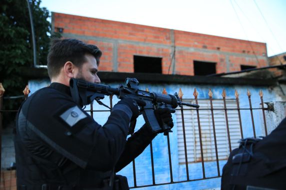 Três homens são presos suspeitos de se passarem por policiais para assaltar pedestres - foto 4