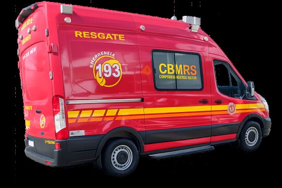 Vítima foi socorrida consciente pelo Corpo de Bombeiros e encaminhada ao Hospital São Vicente de Paulo; Brigada Militar registrou a ocorrência.