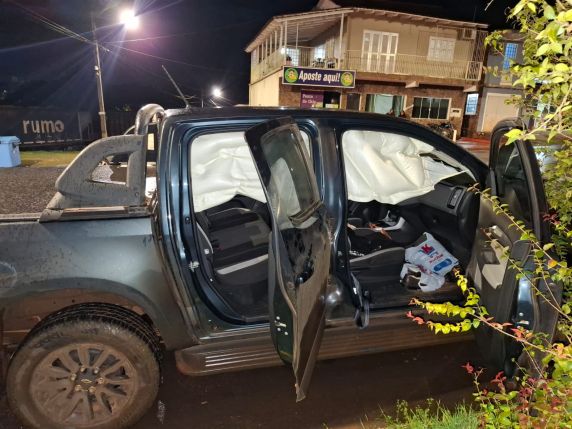 Caminhonete é atingida por trem em cruzamento de Ijuí e bloqueia importante avenida - foto 2