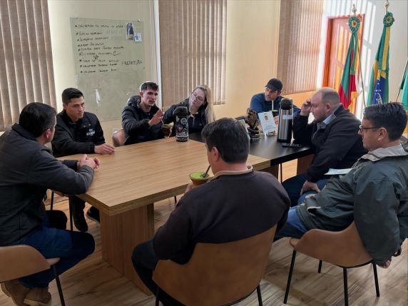 Administração Municipal e empresas de coleta de leite discutem melhorias no escoamento da produção