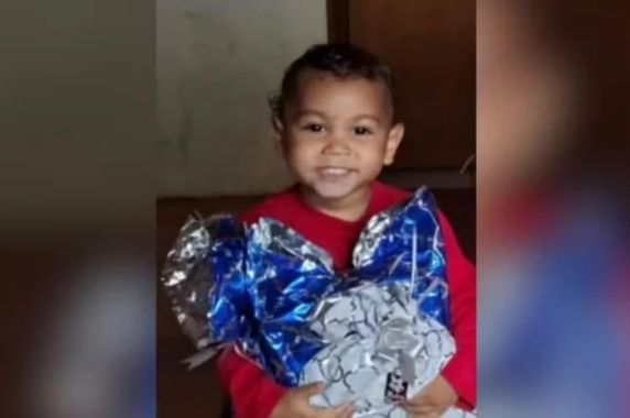 Oliver Golden Grayson, de três anos, estava internado desde domingo e morreu na madrugada desta quinta-feira; agressor confessou o crime e está preso desde domingo