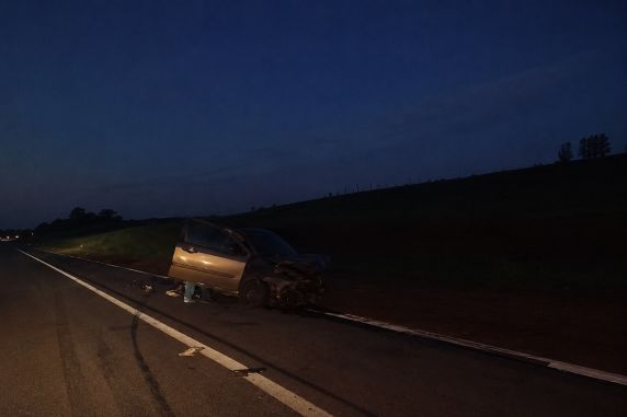 Colisão ocorreu no início da noite deste domingo (12), entre Caseiros e Lagoa Vermelha; PRF ainda não divulgou informações sobre vítimas ou as causas do acidente.