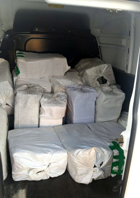 PRF apreende quase 500 quilos de cocaína na BR-101 em Joinville; motorista é preso - foto 3
