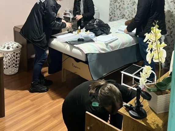 Clínica estética clandestina é interditada e responsável é presa em Panambi - foto 3