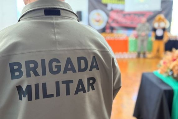 Cerimônia ocorreu na Câmara de Vereadores