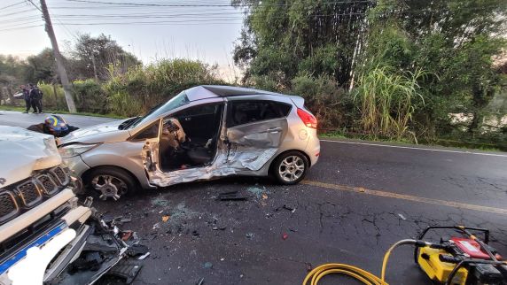 Três pessoas ficam feridas em acidente no Acesso Norte de Garibaldi - foto 2