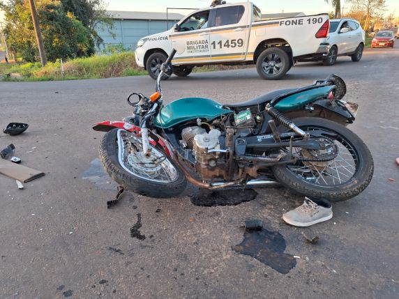 Acidente ocorreu no fim da tarde desta quinta-feira (16), nas proximidades do trevo de acesso a Augusto Pestana; vítima foi socorrida pelo Corpo de Bombeiros.