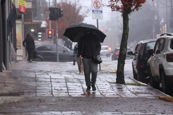 CEEE informa que pode triplicar contingente em situações de emergência, e RGE diz estar em contato com municípios para agilizar atendimentos