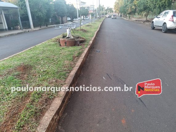 Motorista derruba poste de iluminação pública e foge do local em Três de Maio - foto 2