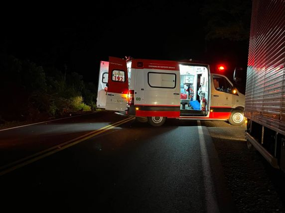 Carro capota na ERS-135 e deixa duas pessoas feridas em Getúlio Vargas - foto 5