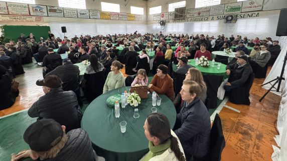Encontros em 17 municípios levaram informações estratégicas sobre crédito rural, cenário econômico e oportunidades para fortalecer o agronegócio.