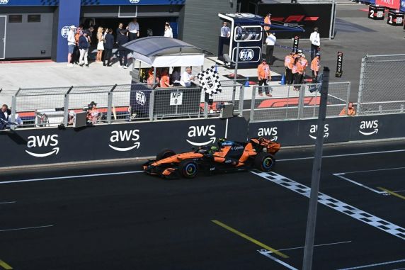 Italiano foi o terceiro colocado e terminou à frente de Lewis Hamilton; Gabriel Bortoleto foi o 11º e ficou fora da zona de pontuação