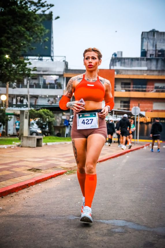 Três-maiense Bruna Lisarassa dos Santos conquista 4º lugar geral feminino nos 10 km da Meia Maratona Internacional - foto 3