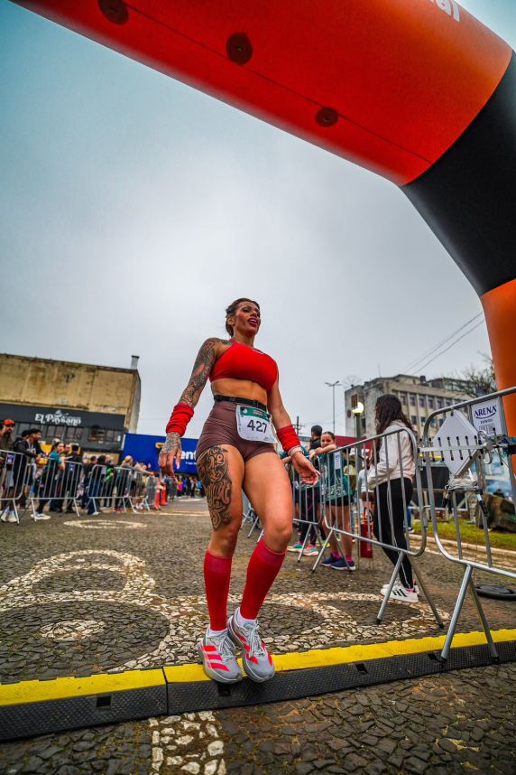 Três-maiense Bruna Lisarassa dos Santos conquista 4º lugar geral feminino nos 10 km da Meia Maratona Internacional - foto 5
