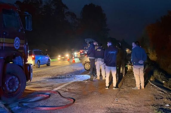 Acidente no km 21 deixou condutor de caminhonete gravemente ferido e passageira com lesões leves