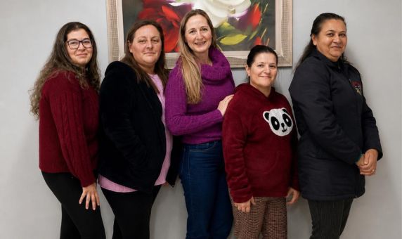 Formação promovida pela Secretaria de Educação busca qualificar o trabalho nas cozinhas das escolas municipais, reforçando a segurança, a qualidade e a responsabilidade na alimentação oferecida aos estudantes.