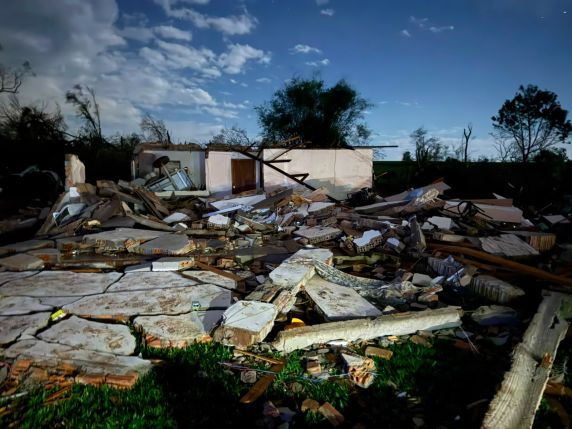 Fenômeno atingiu Giruá, Sete de Setembro e Senador Salgado Filho; há registros de danos também em Ubiretama, Ijuí, Santa Rosa e Santo Ângelo. Defesa Civil e equipes de emergência seguem atendendo as ocorrências.
