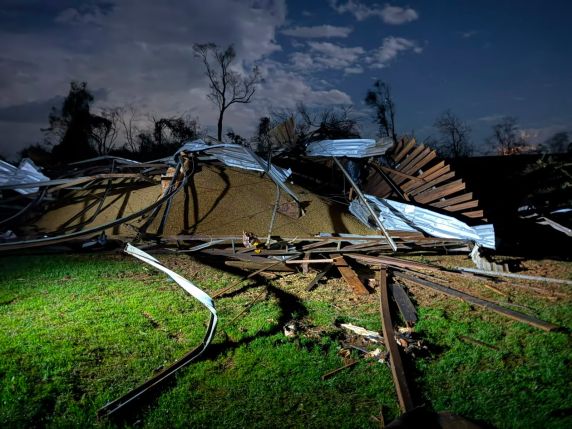 Tornado deixa feridos e provoca destruição em cidades do Noroeste do RS - foto 3
