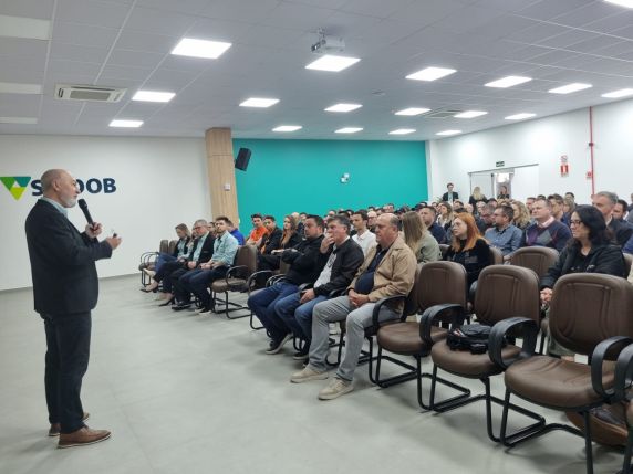 Café com Empresários marca primeiro evento no novo auditório do Sicoob Credial em Três de Maio - foto 4