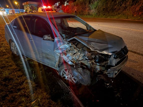 Colisão no Contorno Viário Norte envolveu um Fiat Uno e um Volkswagen Polo; entre as vítimas estão três crianças com ferimentos leves.
