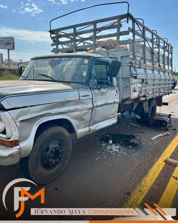 Acidente envolvendo três veículos deixa trânsito lento no trevo da BR-285 com a ERS-168, em São Luiz Gonzaga - foto 3