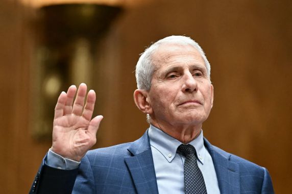 O silêncio de Anthony Fauci no Senado americano recoloca em debate a arrogância de decisões que exigiram obediência e puniram dúvidas