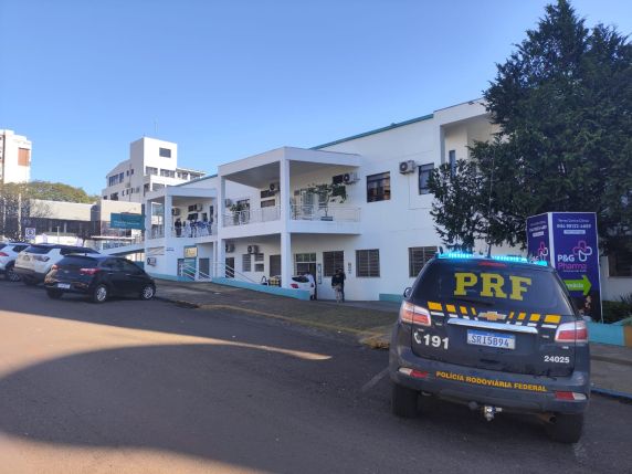 Bebê nasce dentro de carro e PRF escolta família até hospital em Erechim - foto 2