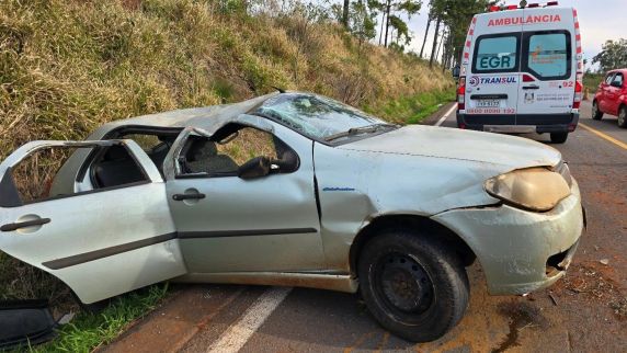 Grave acidente de trânsito deixa três feridos na ERS-135 entre Passo Fundo e Coxilha - foto 2