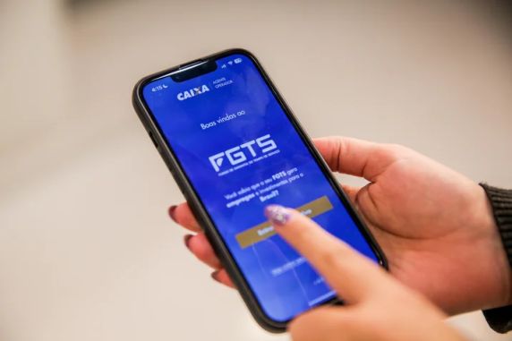 Todos os trabalhadores brasileiros com contrato formal pela Consolidação das Leis do Trabalho (CLT) têm direito ao benefício