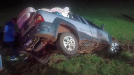 Colisão entre Fiat Strada e Jeep Compass deixa dois adultos feridos na VRS-824 - foto 2