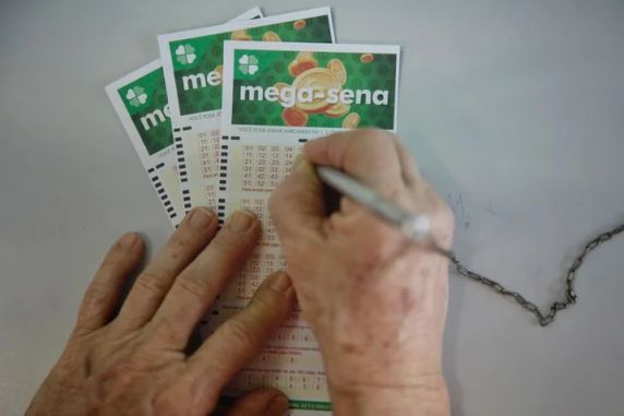 Mega-Sena pode pagar R$ 150 milhões nesta quinta-feira; veja como apostar